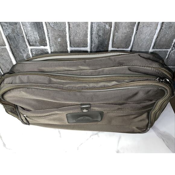Samsonite Carry On Computer Tan/Brown Bag Zipper Adjustable Shoulder Strap - Picture 2 of 8
